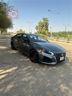 نيسان ألتيما